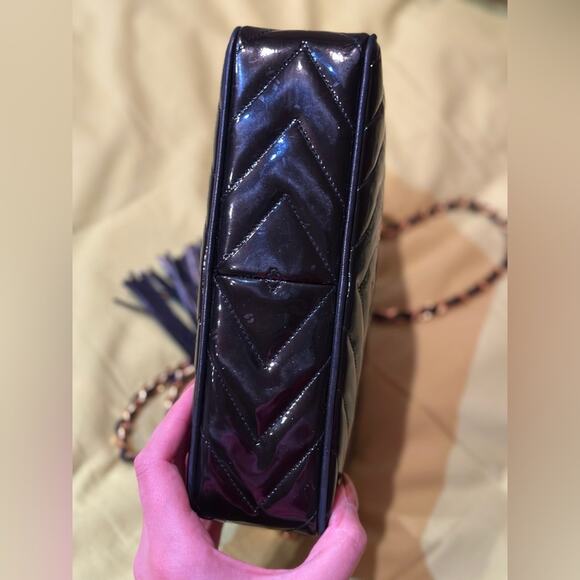 Chanel vintage camera bag, comes with card (need to find) - Picture 11 of 12